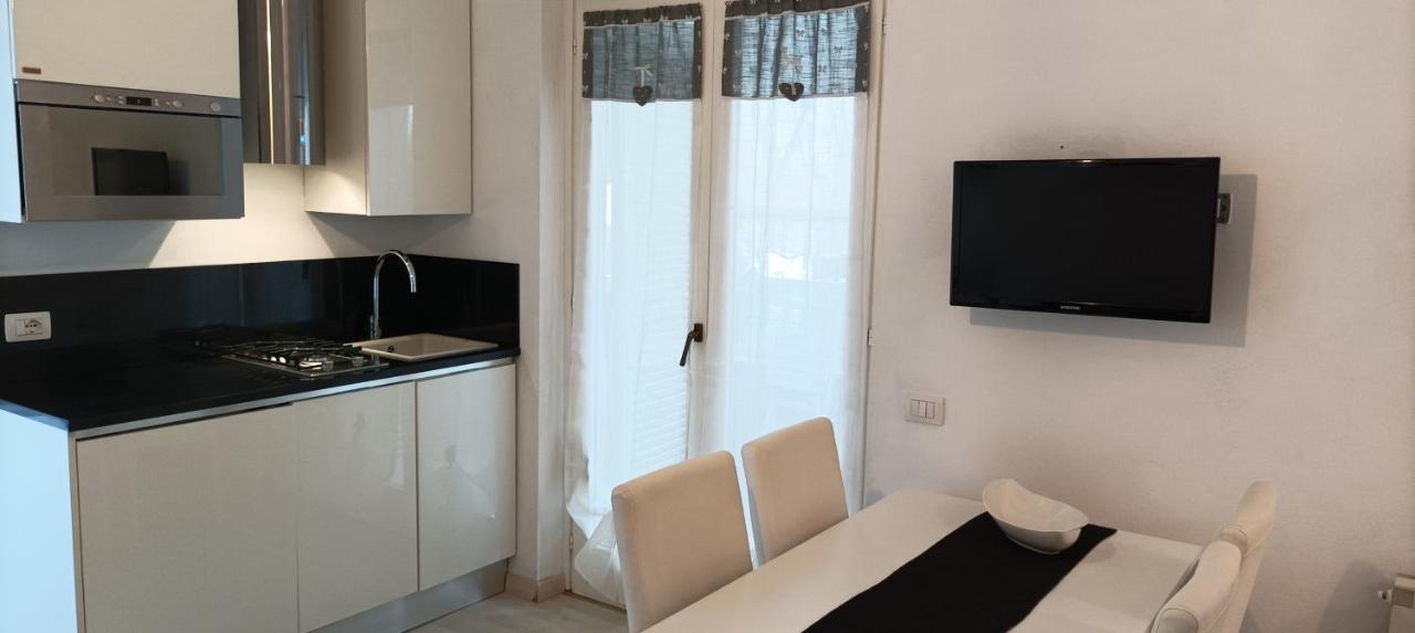 La Casina Di Ale Apartment Marina Di Carrara Ngoại thất bức ảnh